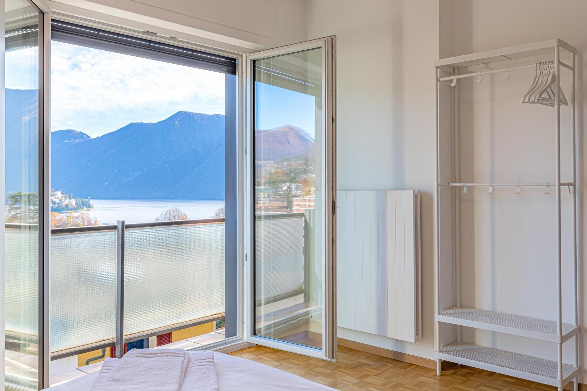 Imperial Of Lugano 4 With A Lake View Behind The Station And 10 Min From The Lake Appartement Buitenkant foto